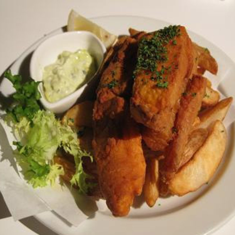 フィッシュ＆チップスモルトビネガーと特製タルタルで(KUBOTA食堂)