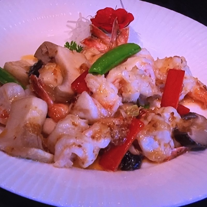 海老と季節野菜のXOソース炒め(中国料理「故宮」)