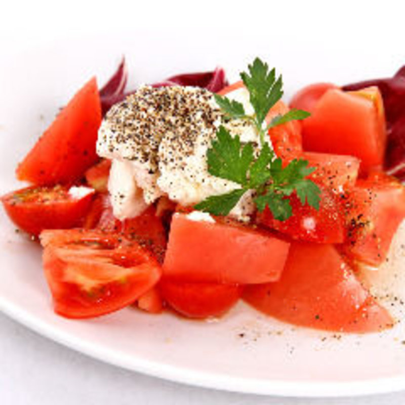完熟トマトとフレッシュチーズのカプレーゼ(ベジカルネ錦糸町店 （VegeCarne）)