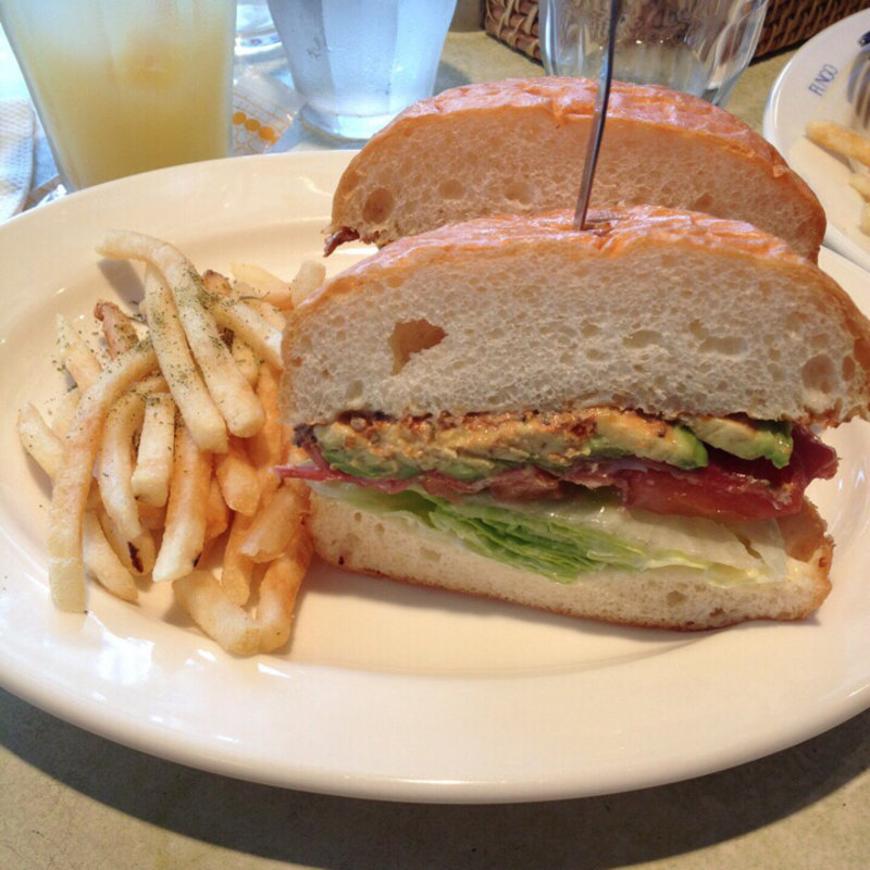 サワークリーム、生ハム、アボカド(ファンゴー)