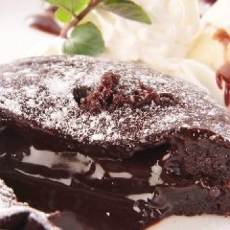 フォンダンショコラとバニラアイス(ベジカルネ錦糸町店 （VegeCarne）)