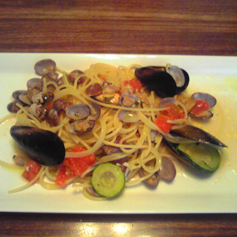 ムール貝、アサリのスコリエラソース和えスパゲティー(レジネッラ ポルセッコ)