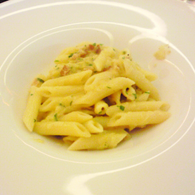 ポロネギとパンチェンタのペンネ(ボッカ・ディ・レオーネ)