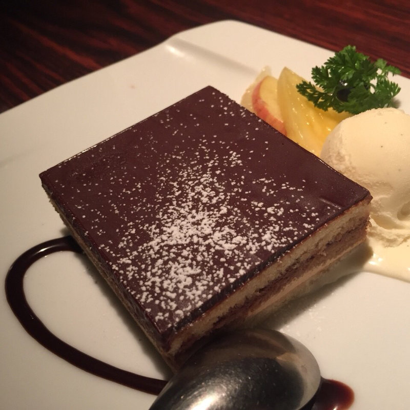 オペラのバニラアイス添え(スミヤ （SUMIYA）)