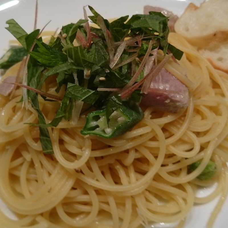 マグロとミョウガと大葉のペペロンチーノ(BISTRO CENT GRAMMES（ビストロ・ソングラム）虎ノ門本店)