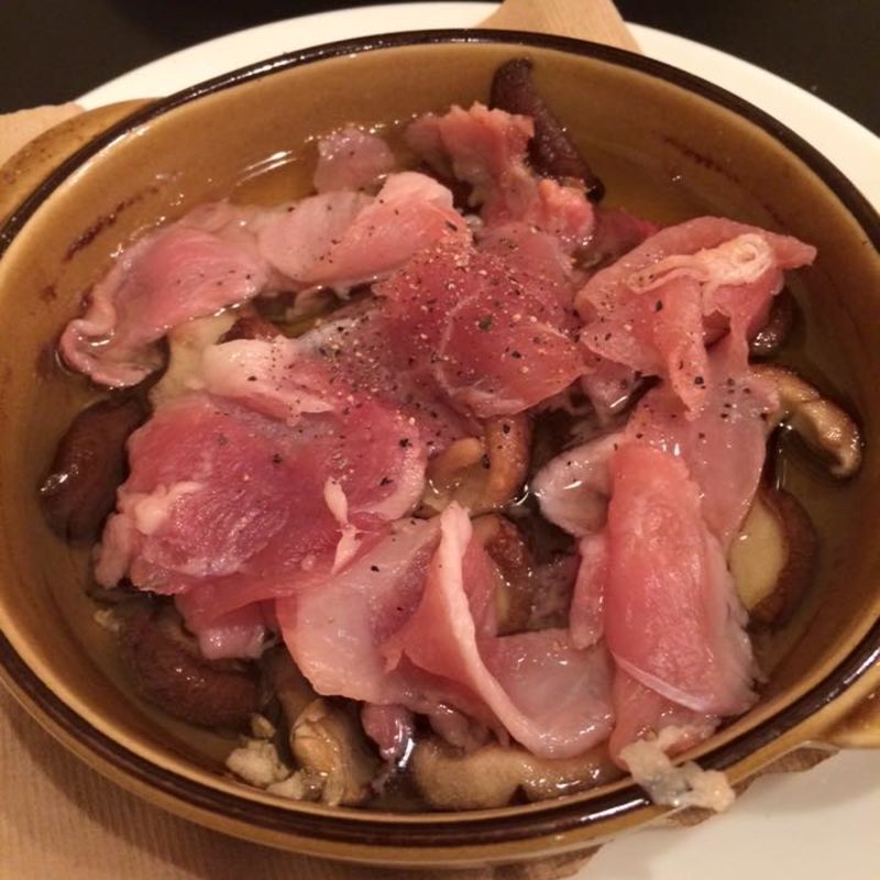 しいたけと生ハムのアヒージョ(テラサナ)