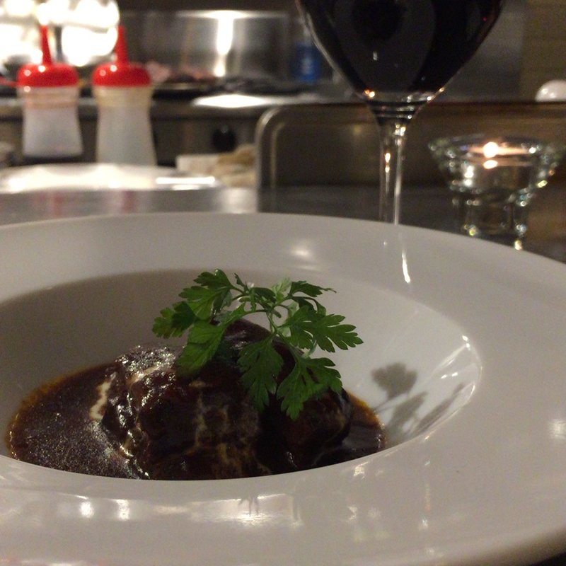 神戸牛の赤ワイン煮込み(グリルバールMITSU 元町店)