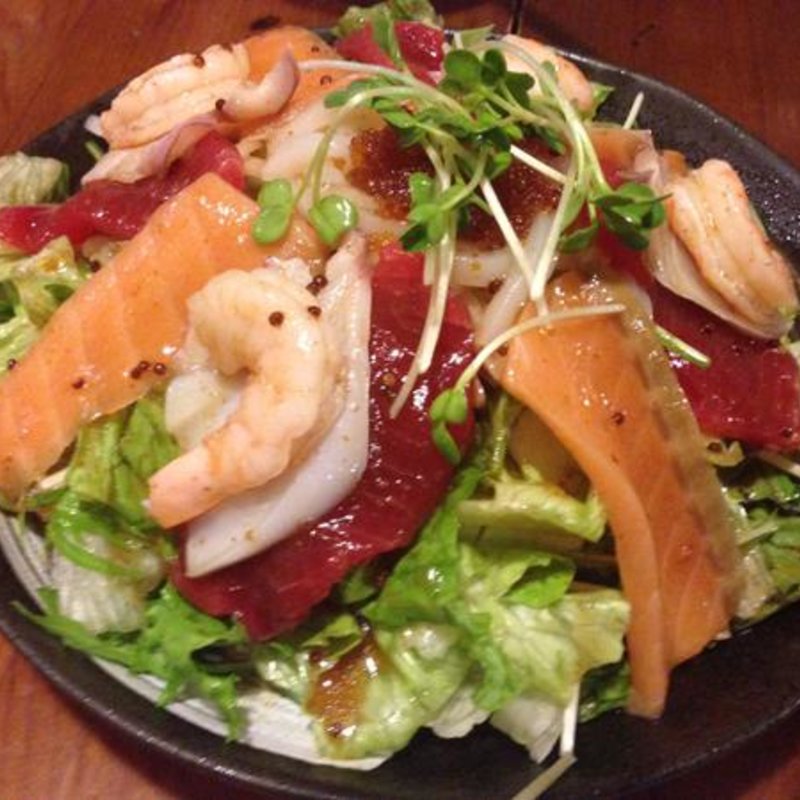 海老とサーモンとアボカドのサラダ丼(スパニッシュ&イタリアンバル ミューズ)