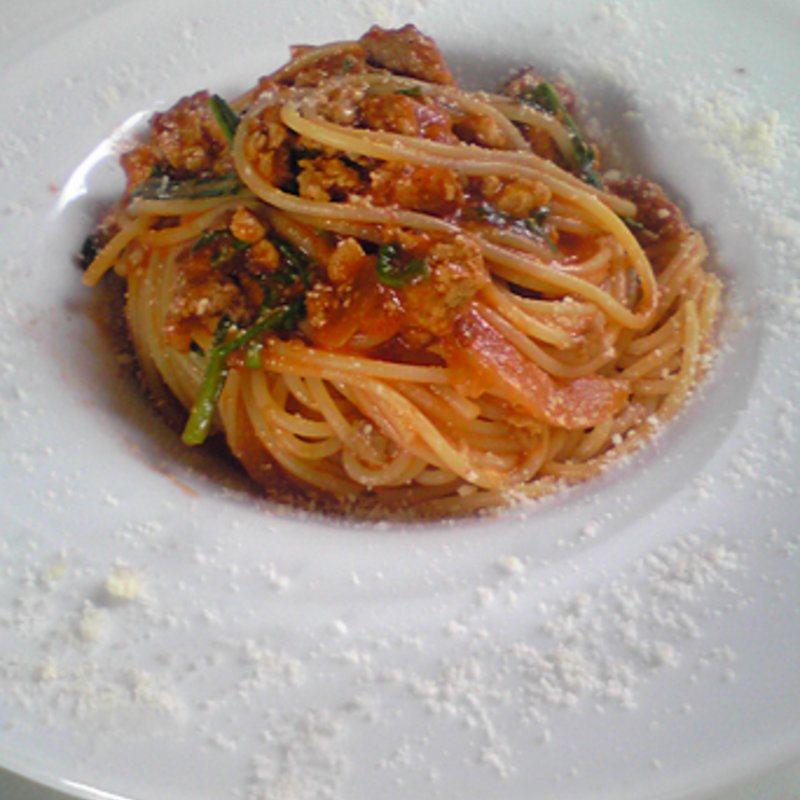 豚肉のラグートマトソースとワイルドルッコラのスパゲティ(Cafe Delight)