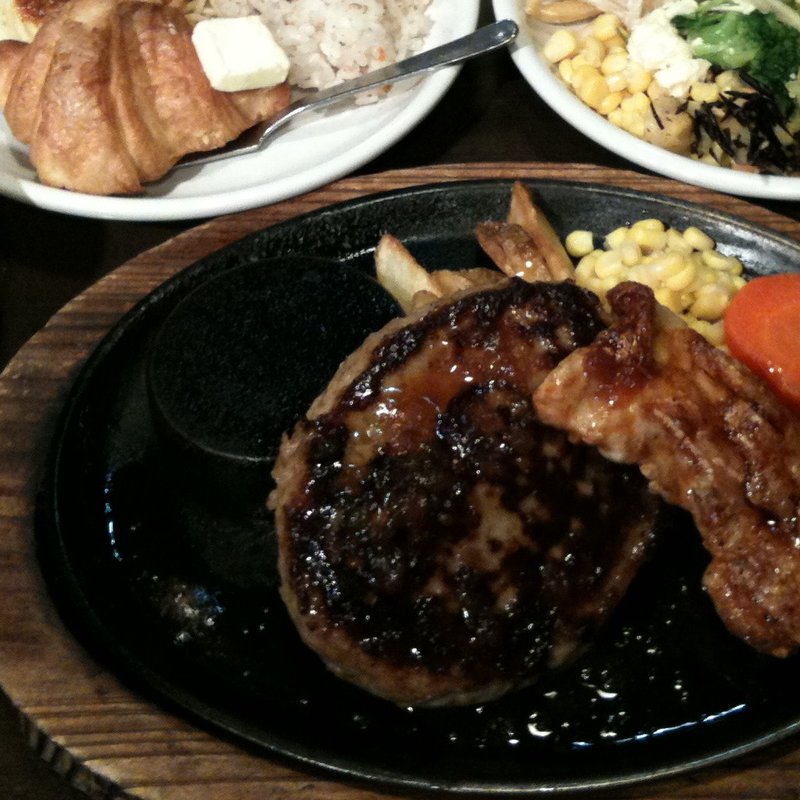 バーグ＆チキン　サラダバー付(ステーキのあさくま 西船橋店)