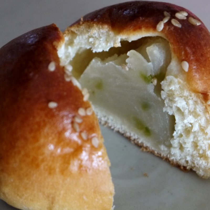 丹沢あんぱん(若桃)(オギノパン 本社工場直売店)