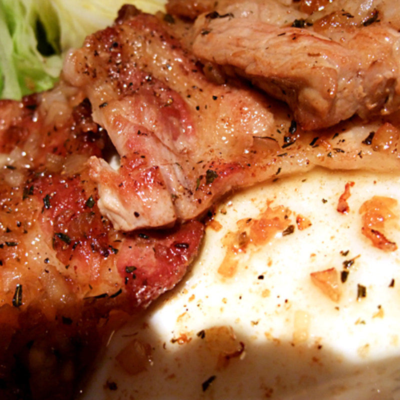 豚バラ肉の香草ワインソテー(サルシッチャ・ウノ)