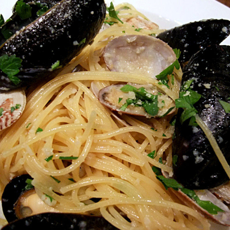 ボンゴレ・ビアンコ(サルシッチャ・ウノ)