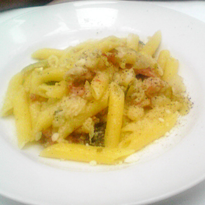 カリフラワーであえたペンネ(イル・ブッテロ )