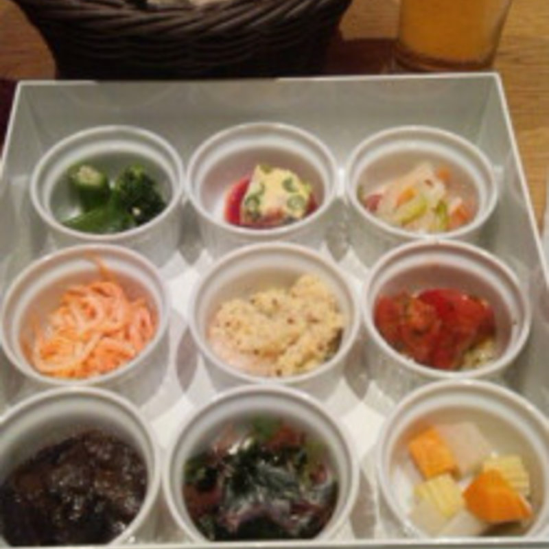 9種の前菜(コート・ド・ルージュ ロティ)