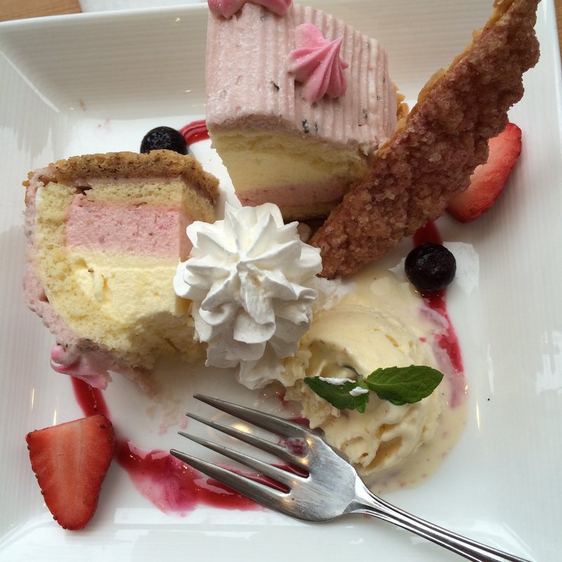 さくらケーキセット(ダッキーダック 府中店 （Ducky Duck）)