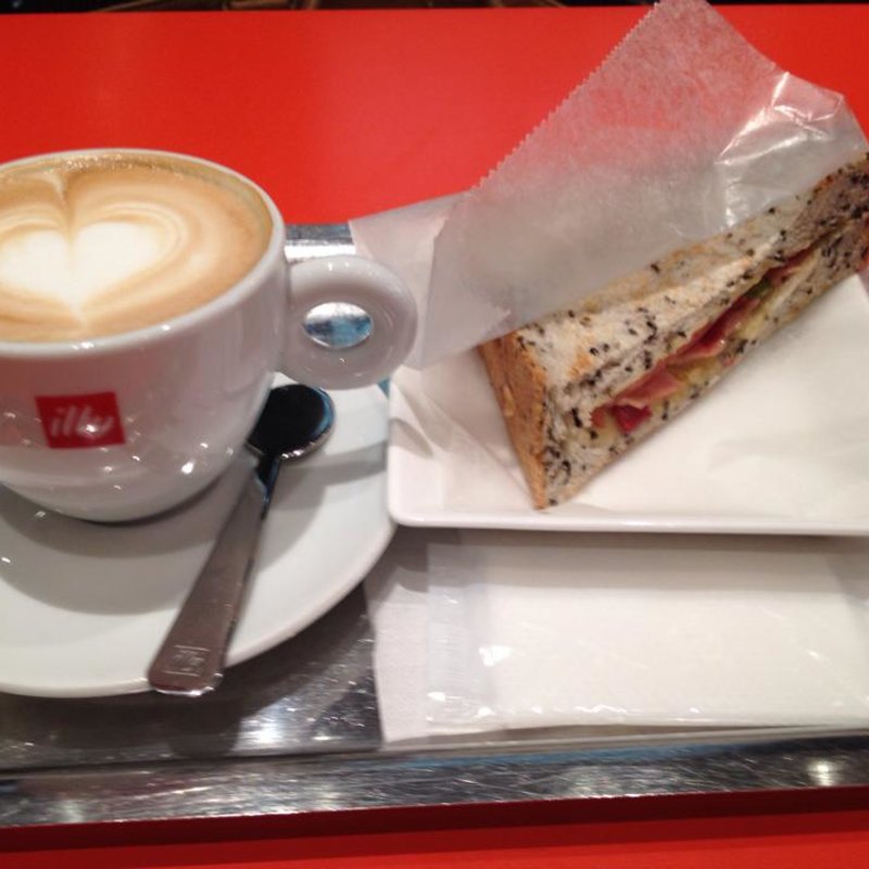 ホットサンドセット(espressamente illy 赤坂Bizタワー店)