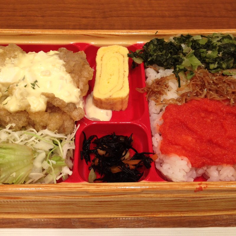 3色丼とチキン南蛮のお弁当(マンスマウス)