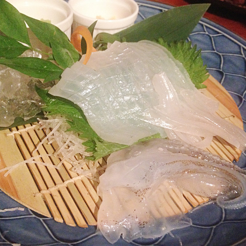 スルメイカの刺身(炭火焼鳥よしだ )