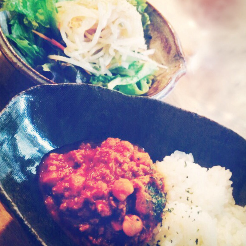 ひよこ豆のキーマカレー（サラダ付き）(クワランカ カフェ 吉祥寺 （qwalunca cafe）)