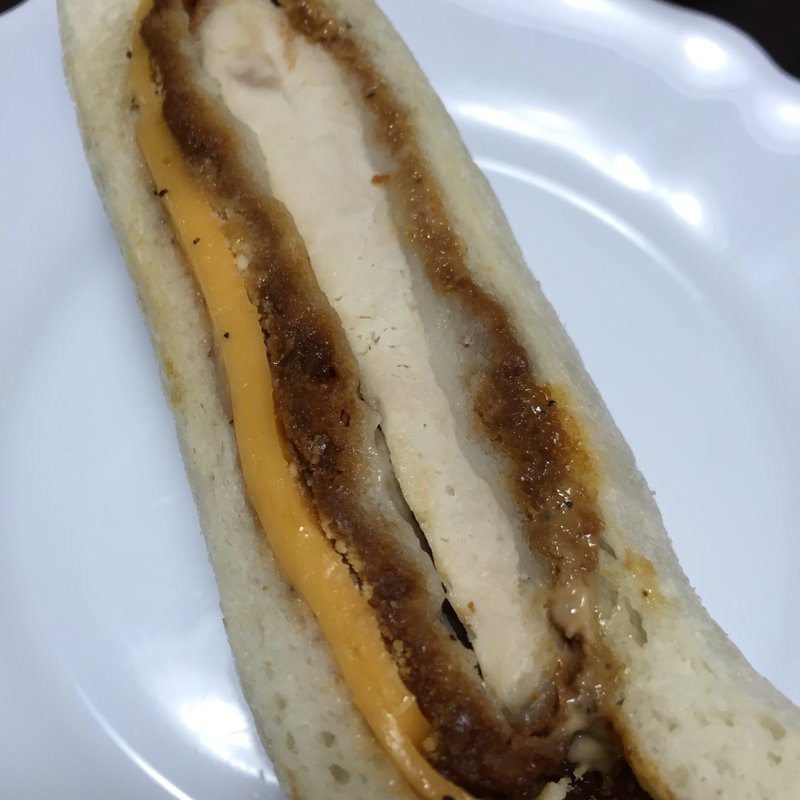 デミチーズチキン(幸せの100円パン職人 桂千代原口店 )