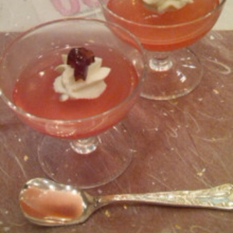 水菓子( すいか寄せ、クリーム、つばめ珈琲ゼリーのせ )(花がすみ)