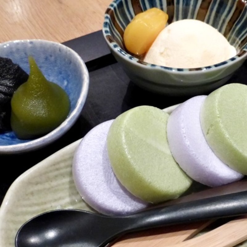 もなかお手前プレート(まめつばき)