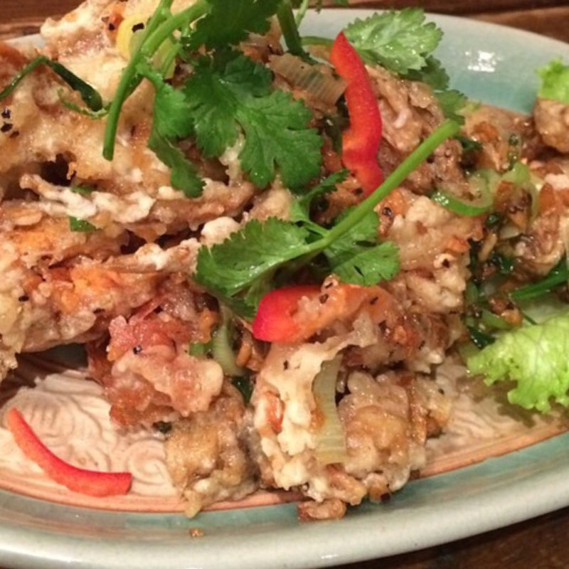 ソフトシェルクラブとふわふわ卵のカレー炒め(クルン・サイアム 六本木店)