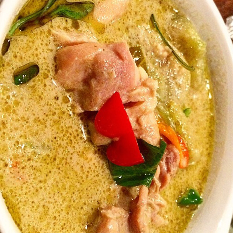鶏肉のグリーンカレー(クルン・サイアム 六本木店)