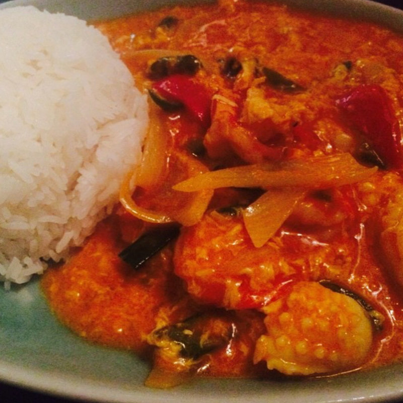 具だくさんを海鮮のふわふわ卵とじカレー(クルン・サイアム 六本木店)