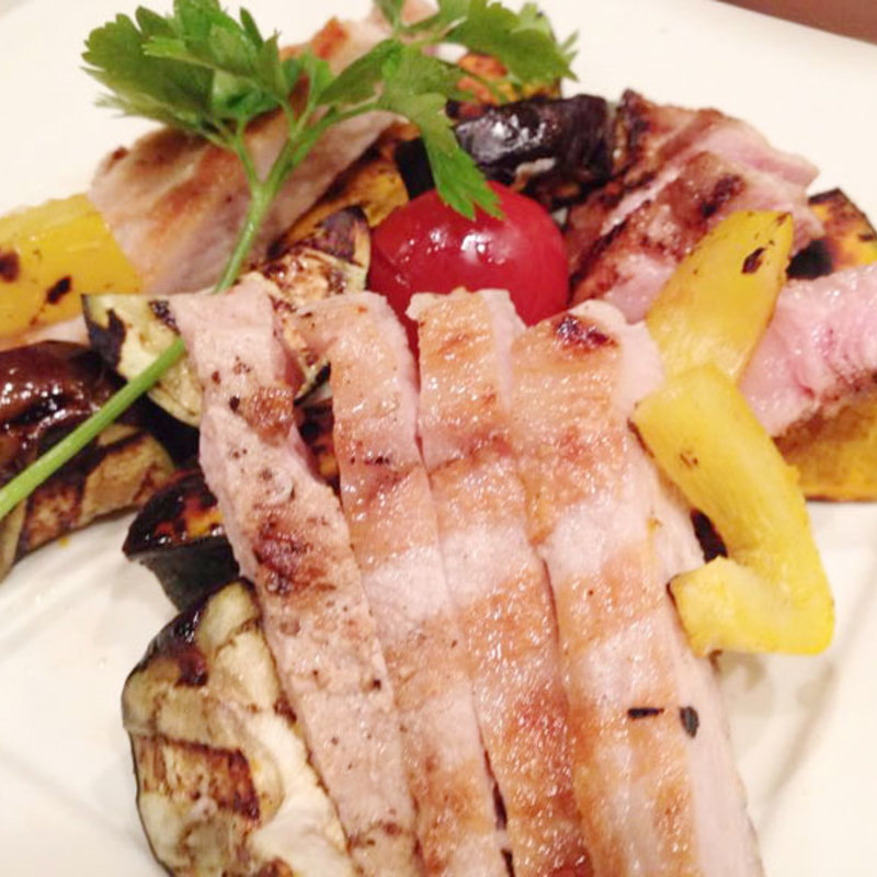 もち豚とコロコロ野菜のグリエ(あきん )