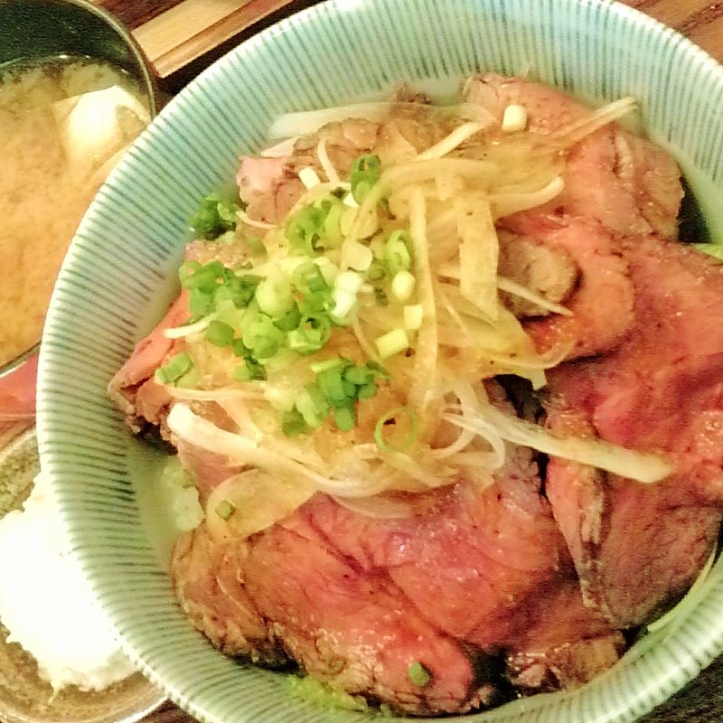 ローストビーフ丼(大衆酒場 匠)
