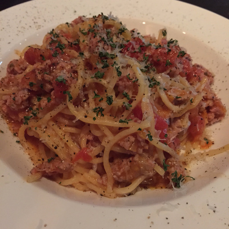 サルシッチャとフレッシュトマトのスパゲッティ(燻製 BAR オリオン)