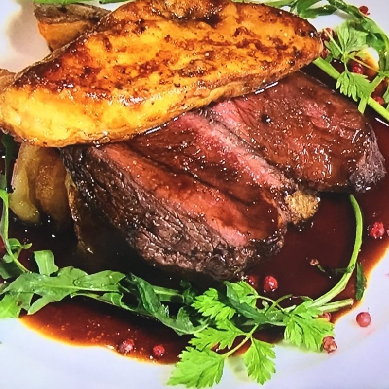 馬肉ヒレ炭火とフォアグラのロッシーニ(炭火とワイン POISSON 堺東店 （ポワソン）)