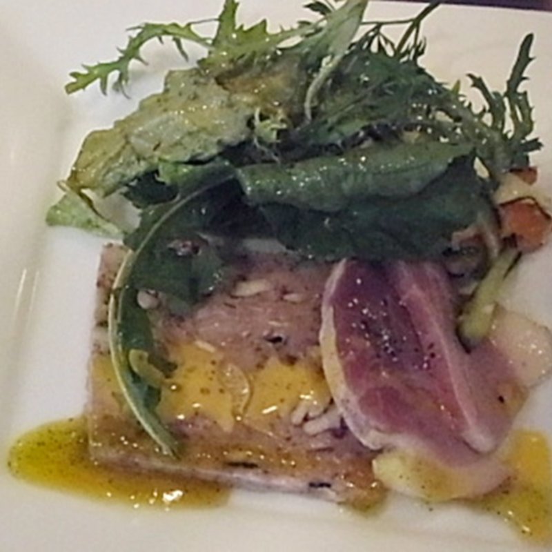 地鶏とブリのリエットのテリーヌ　サラダ添え(フレンチレストラン 洋食屋 )