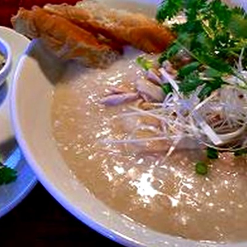 鶏粥（中）(海南チキンライス夢飯)