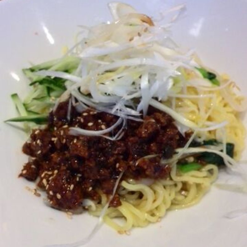 冷やしジャージャー麺(麻布茶房 ウィング高輪店)