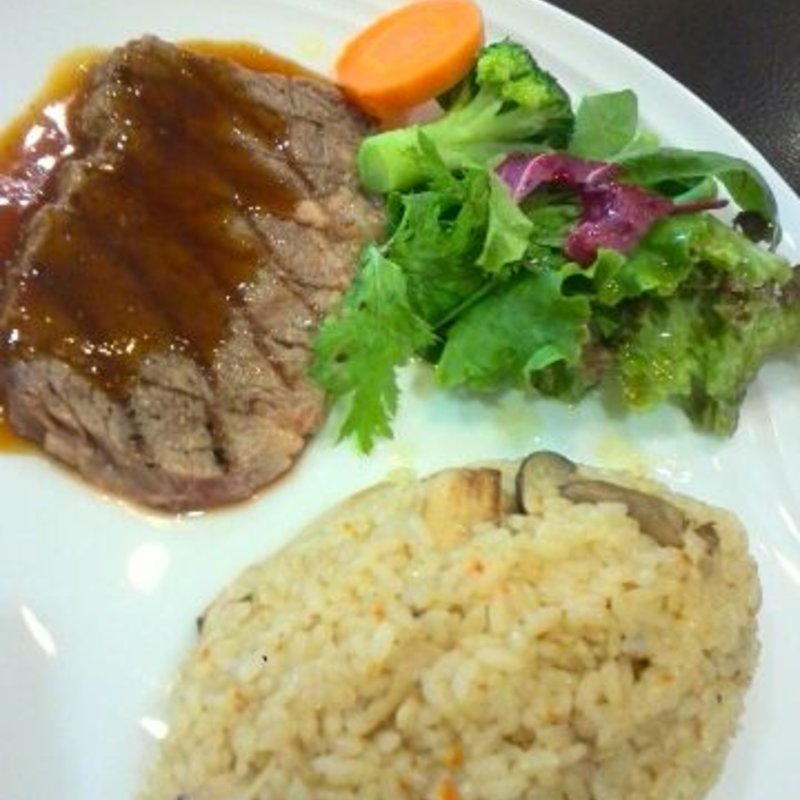 サーロインステーキピラフ(カレーショップ シエール)