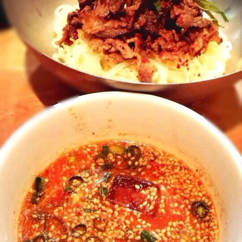 肉のせ冷やしつけ麺(ジンガ　ドイス （ginga　dois）)