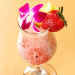 ストロベリーピニャカラーダ(ティキティキ 横浜店 （TIKI TIKI）)