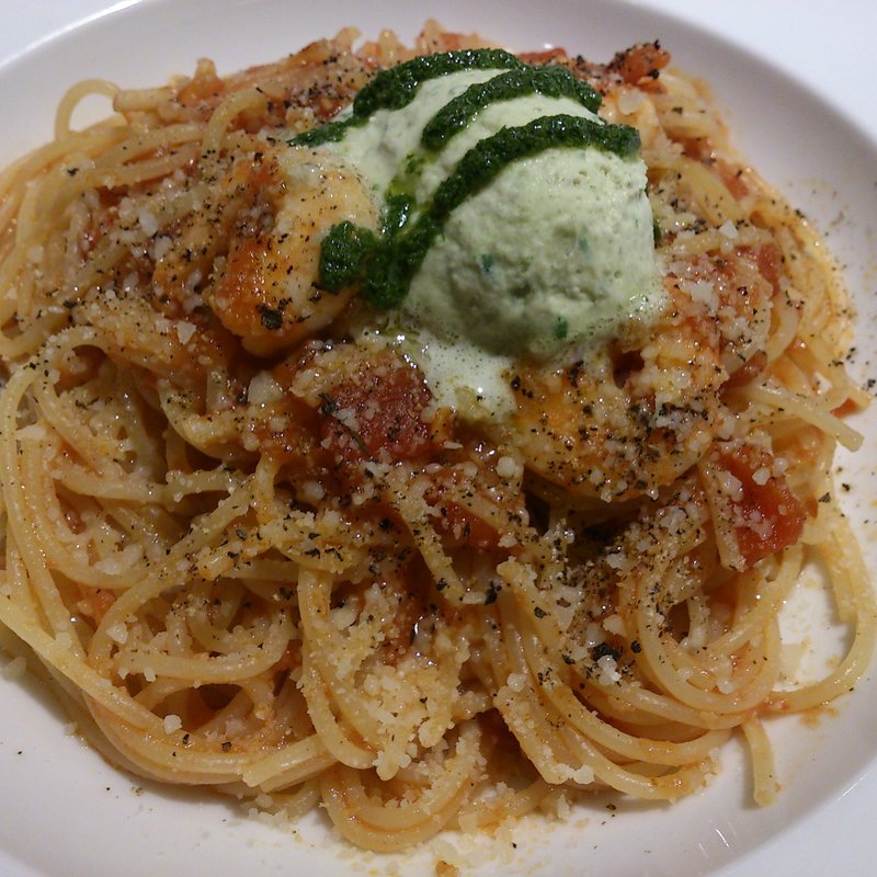 海老のトマトソース ハーブホイップ添え(オスロコーヒー 白金台店)