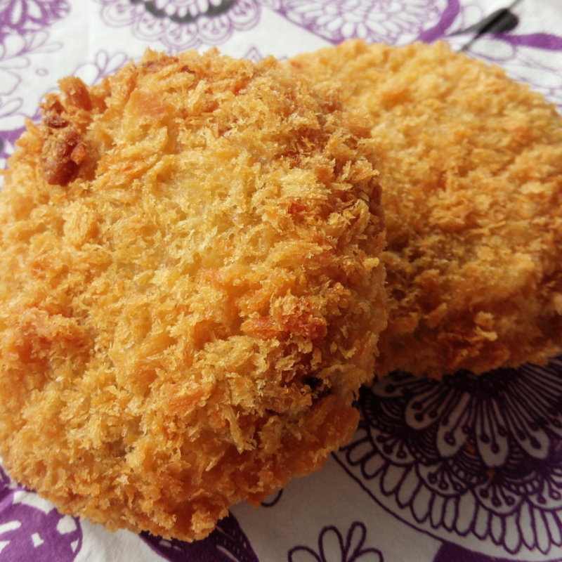 ダチョウコロッケ(夜叉ヶ池の里さかうち)