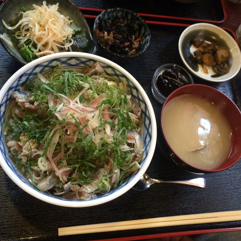 梅雨イワシタタキ丼(鰾)