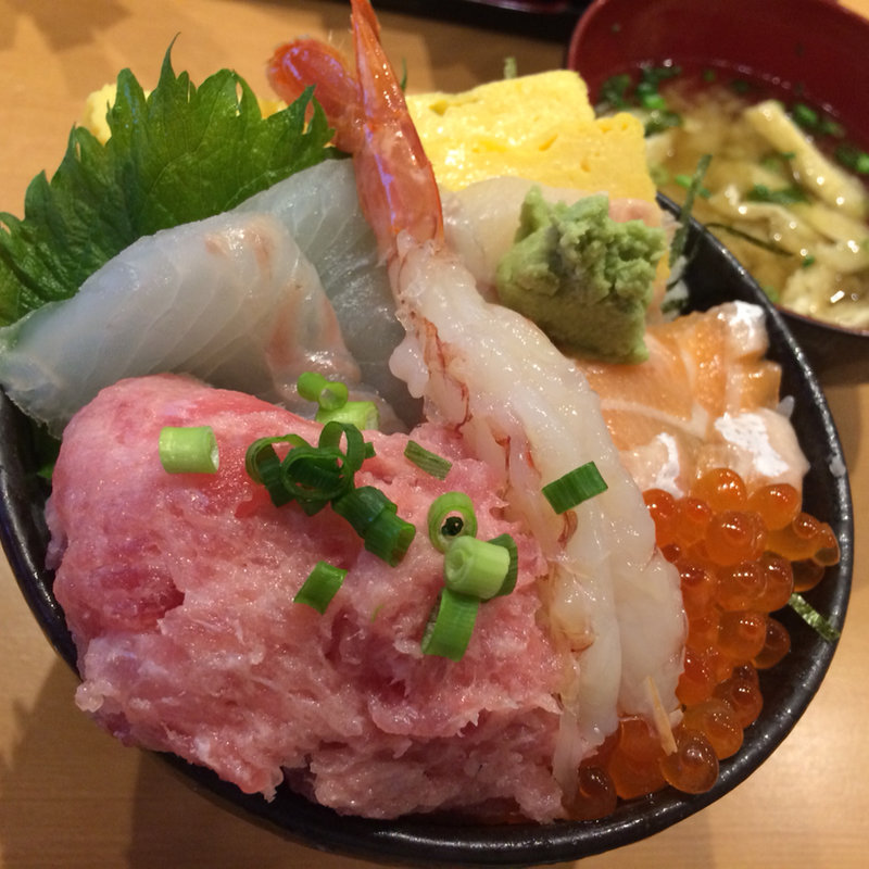 海鮮丼(魚の旨い店 飯田橋本店 )
