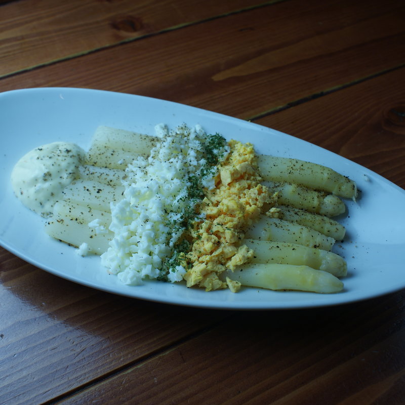 ホワイトアスパラのサラダ(ビール専門店 BisCafe)