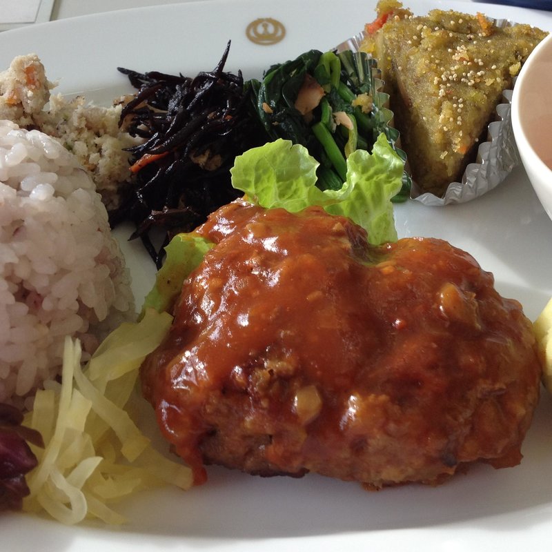 ヘルシー煮こみハンバーグランチ(元気食堂　うさぎ)
