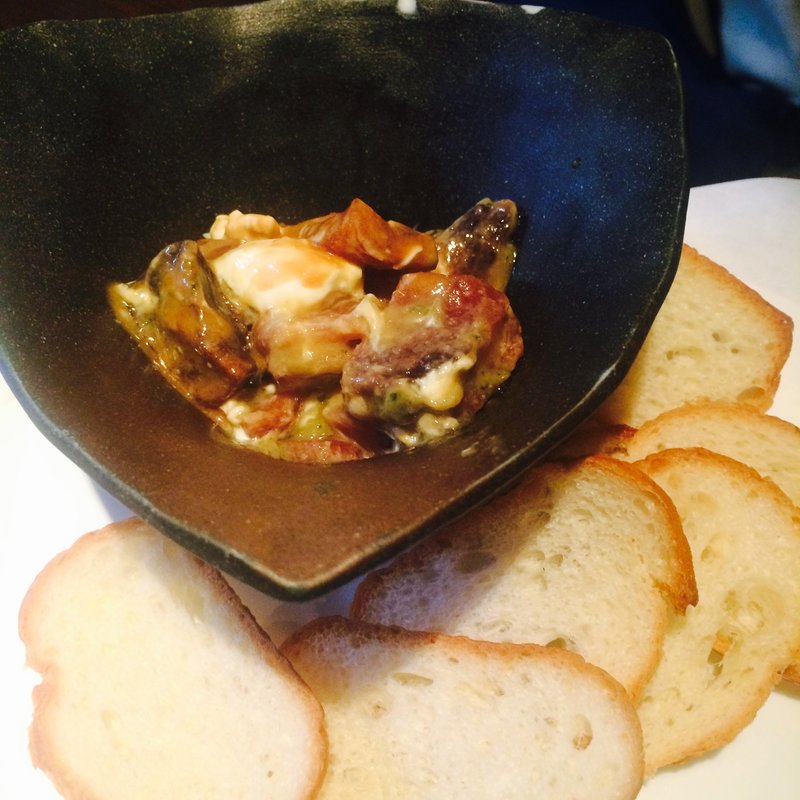 マグロとマスカルポーネのバジル味噌和え(円らく 所沢荘)