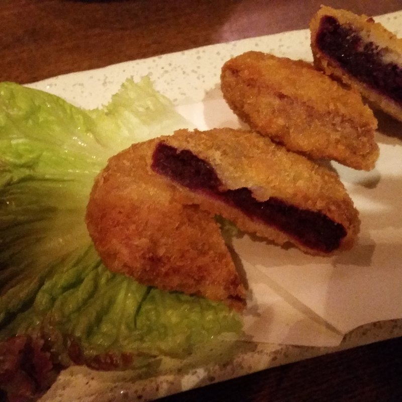 紅いもサクサクコロッケ(西麻布 太陽人 （てぃだんちゅ）)