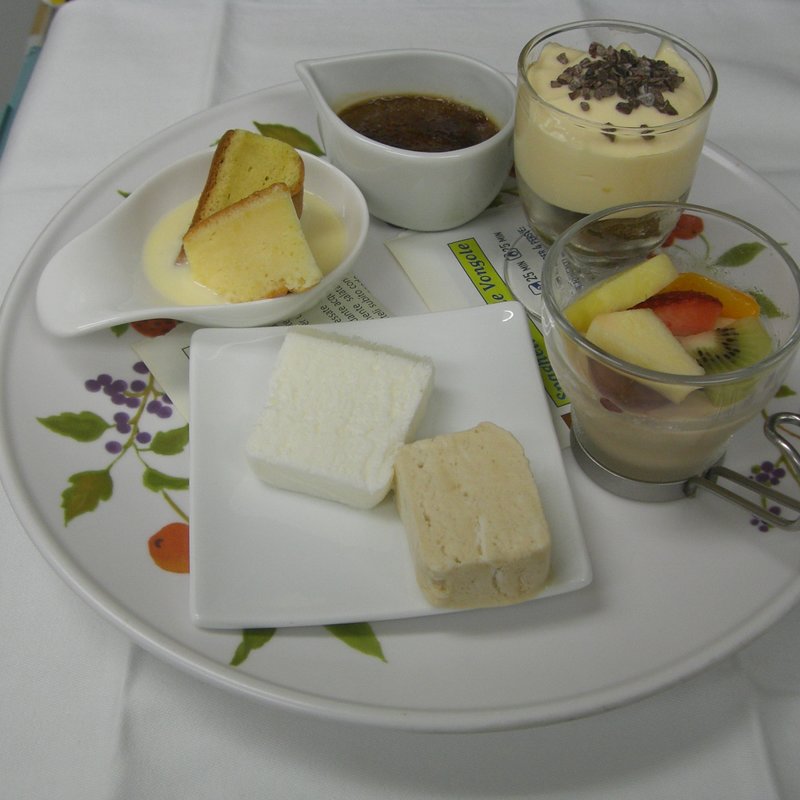 ナポリの伝統菓子　ババ　　ラム酒風味(ＢＩＴＴＯ （イタリア料理ビット）)