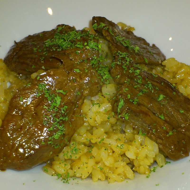 ビーフガーリックライス(Bullet cafe)